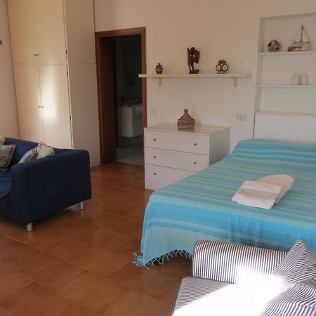 Bellavista Beachfront Apartments Quercianella Buitenkant foto