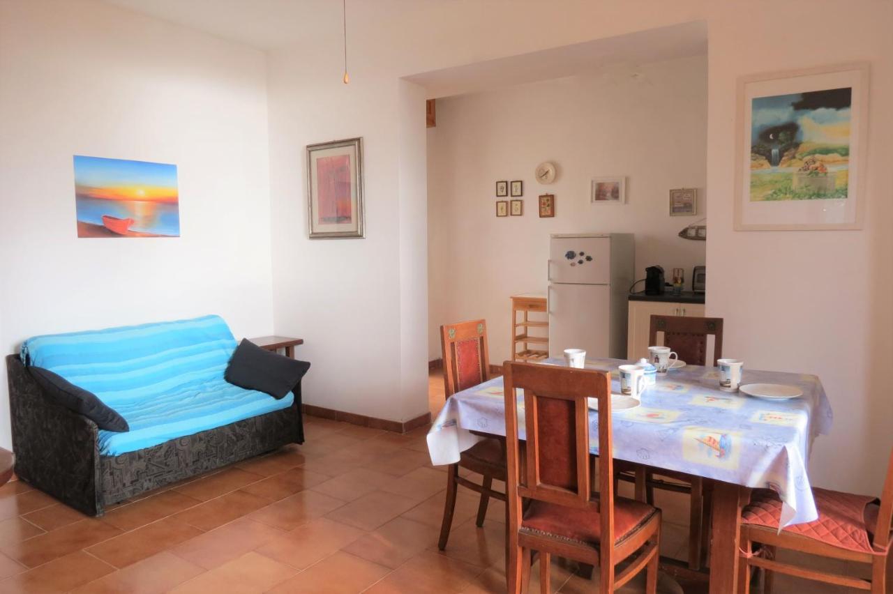 Bellavista Beachfront Apartments Quercianella Buitenkant foto