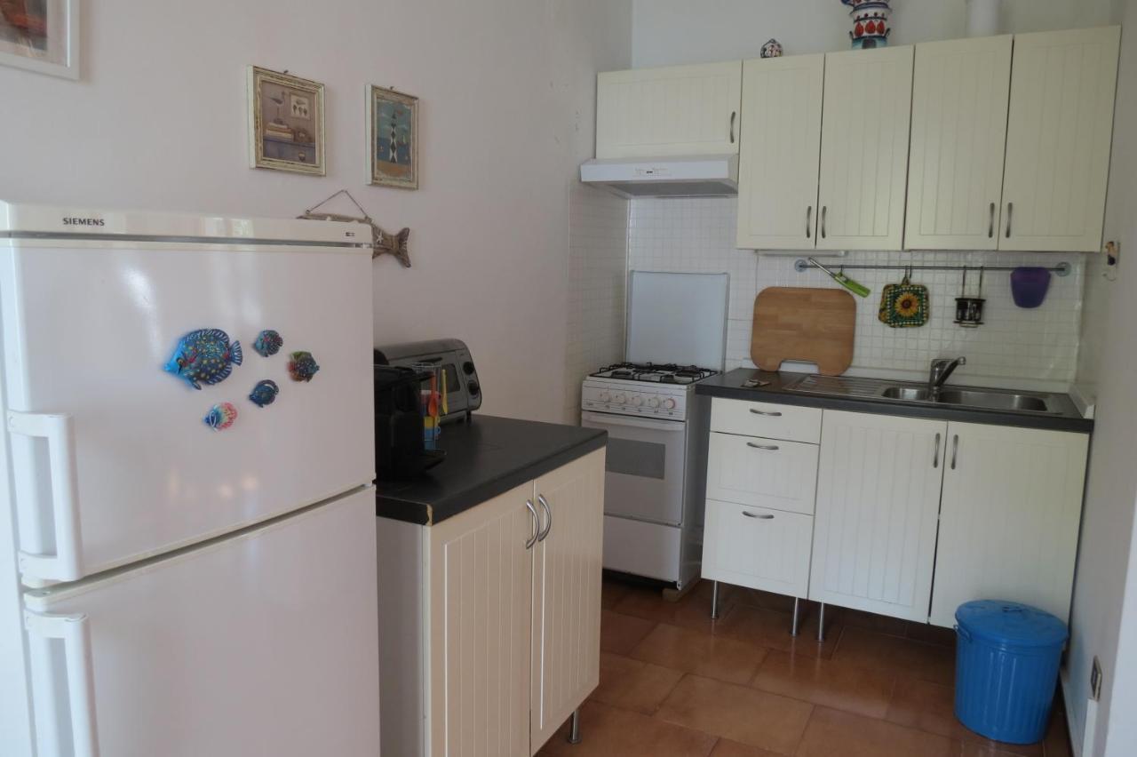 Bellavista Beachfront Apartments Quercianella Buitenkant foto